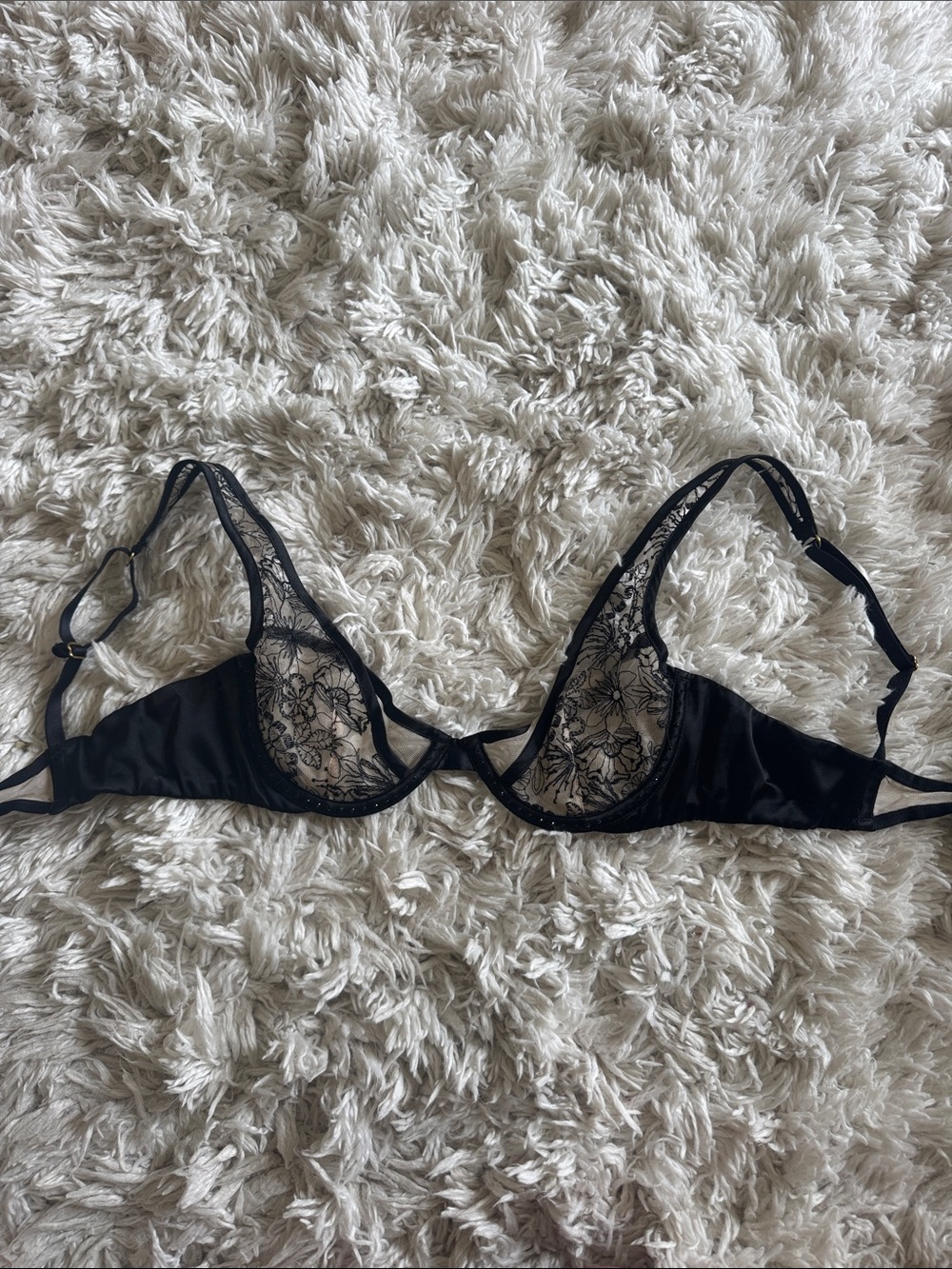 very sexy Victoria’s Secret lace black bra 32B